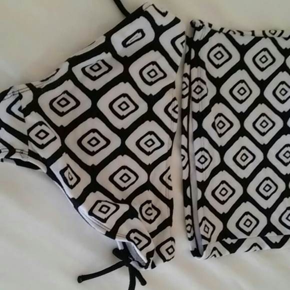 Swimsuit - Picture 6 of 7